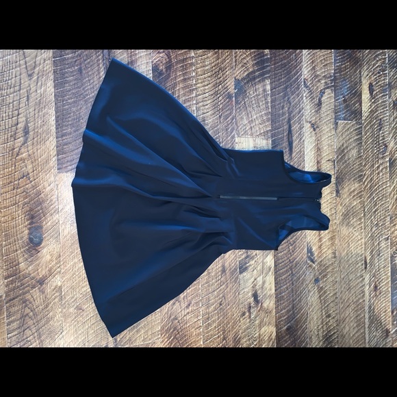 LULULEMON Here to There Dress - Picture 3 of 6